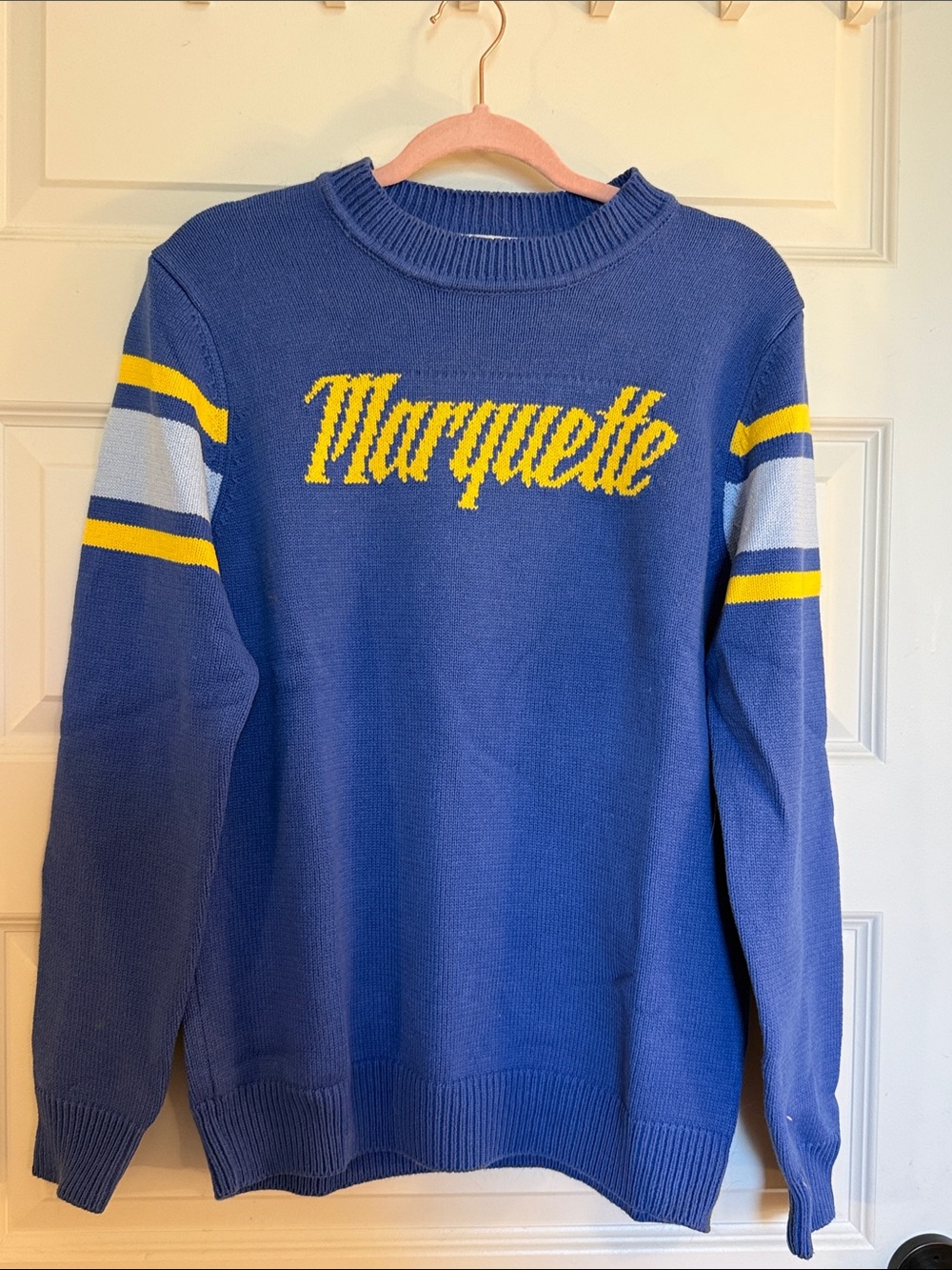 Urban Champs Marquette University Sweater SZ S